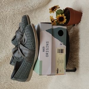 Earth Origins Finley Slip On Loafer